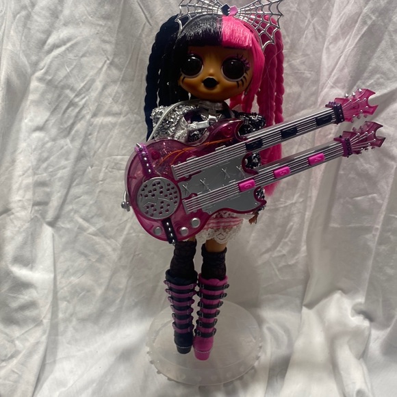 LOL Surprise OMG Remix Super Surprise Fashion Dolls Bhad Gurl - Picture 1 of 10